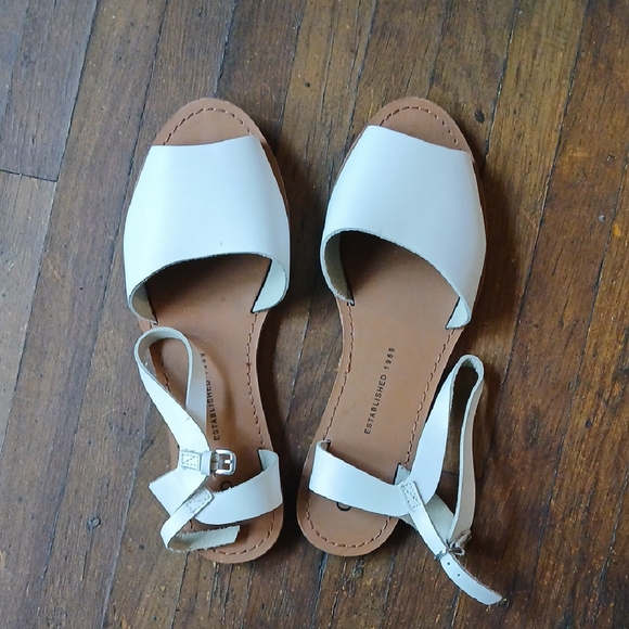 GAP Shoes - GAP Classic Sandals